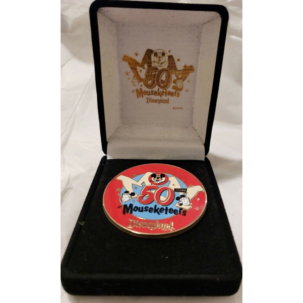 Disney Mouseketeers 50 Year Anniversary Velvet‎ Box Display  LE 1500 Pin 41859